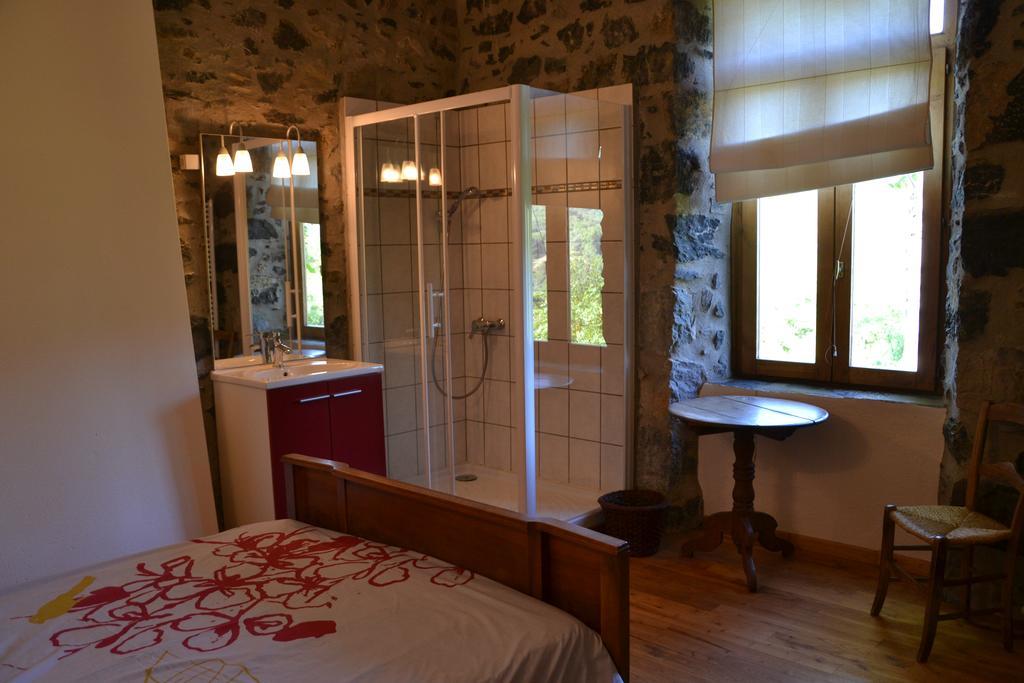 Les Ondines Hotell Gembrie Exteriör bild